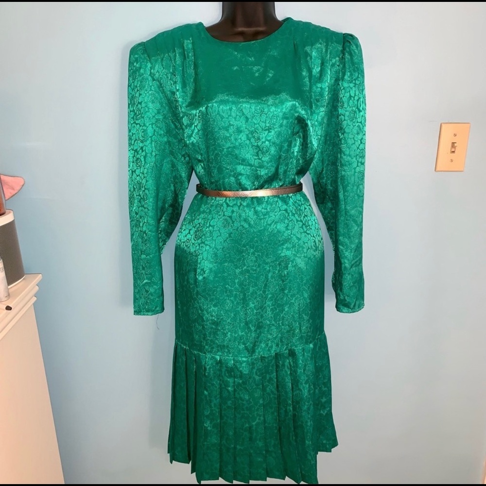 Emerald Vintage Puff Sleeve Floral Dress